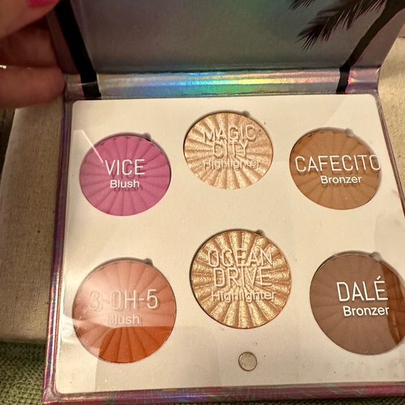 Ofra Bienvenidos A Miami Mini Mix Face Palette NEW - Picture 3 of 8